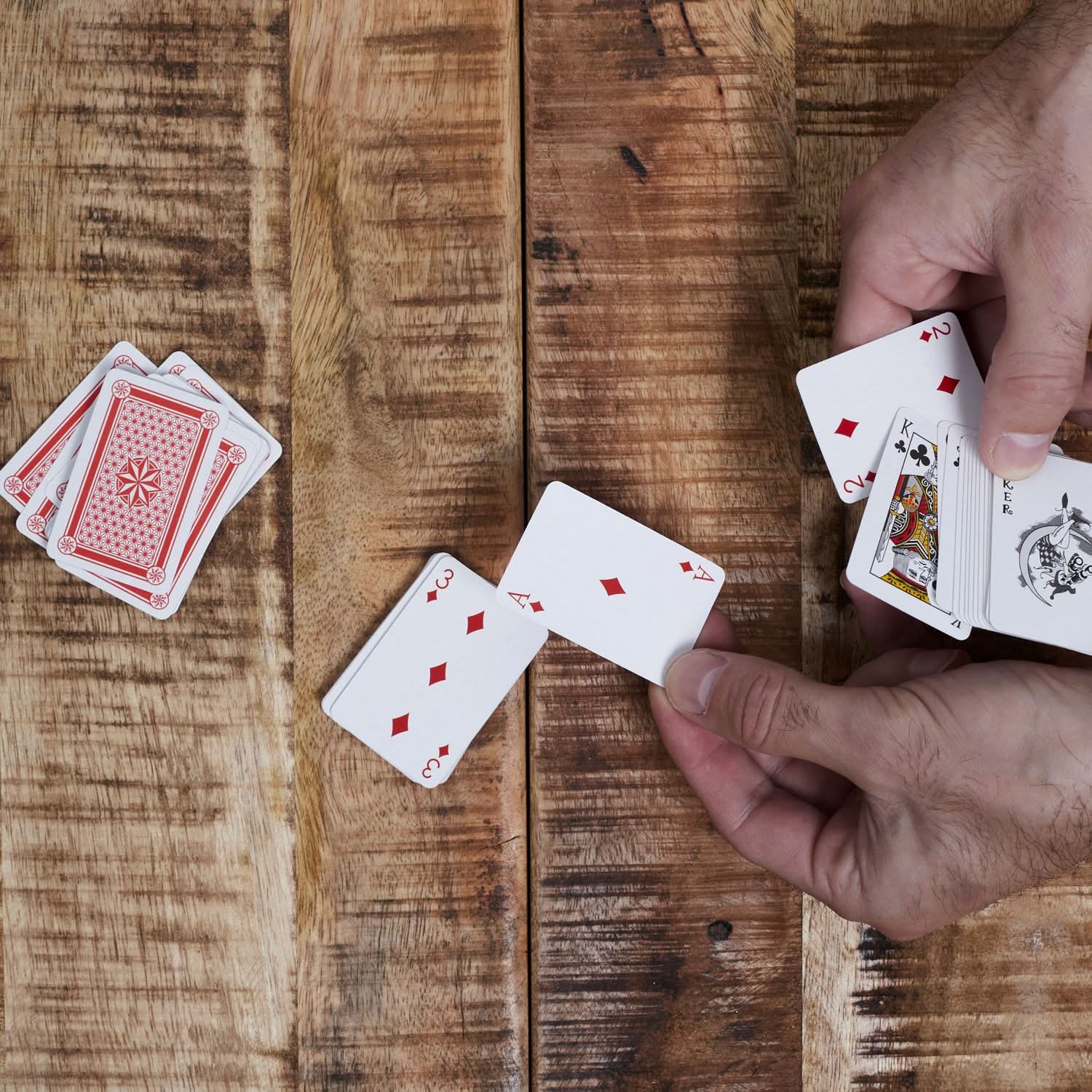 ANCIEN JEU DE 32 cartes avec tampon as de trefle tres bon etat vintage