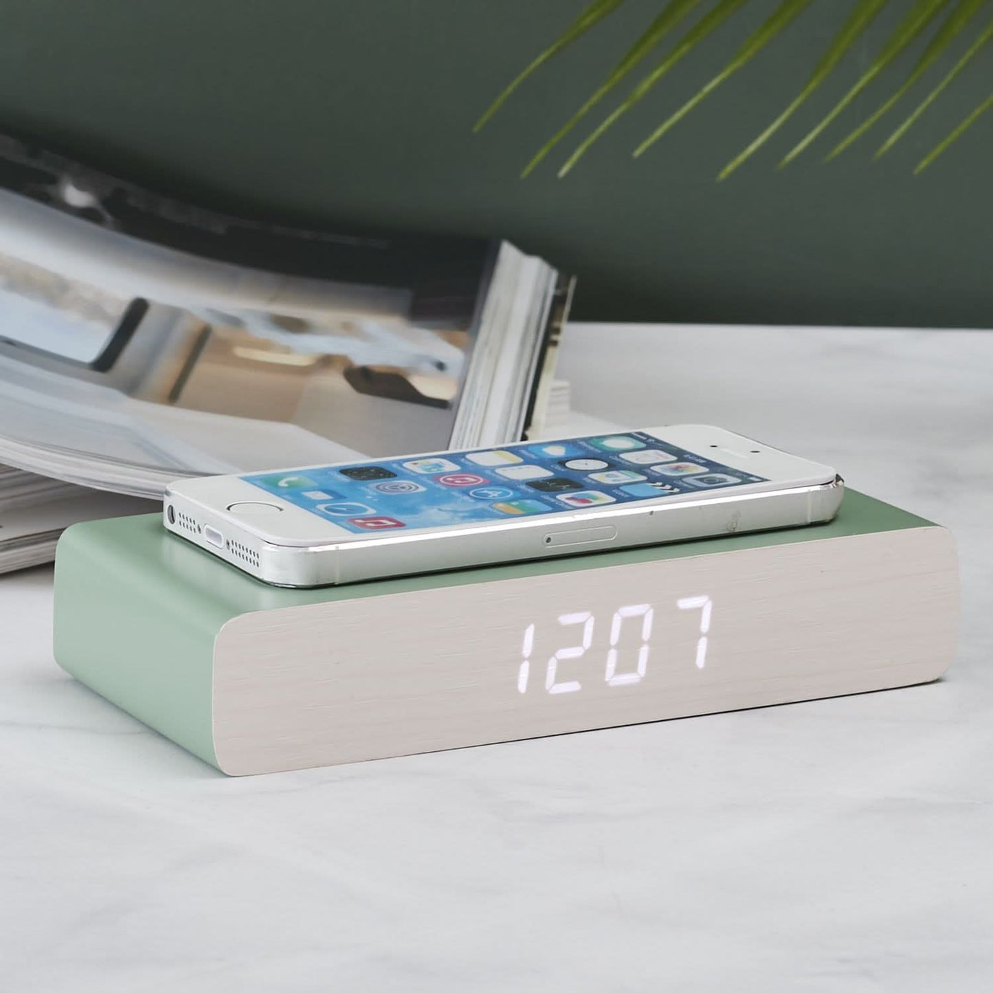 RÉVEIL CHARGEUR BOIS VERT SAUGE