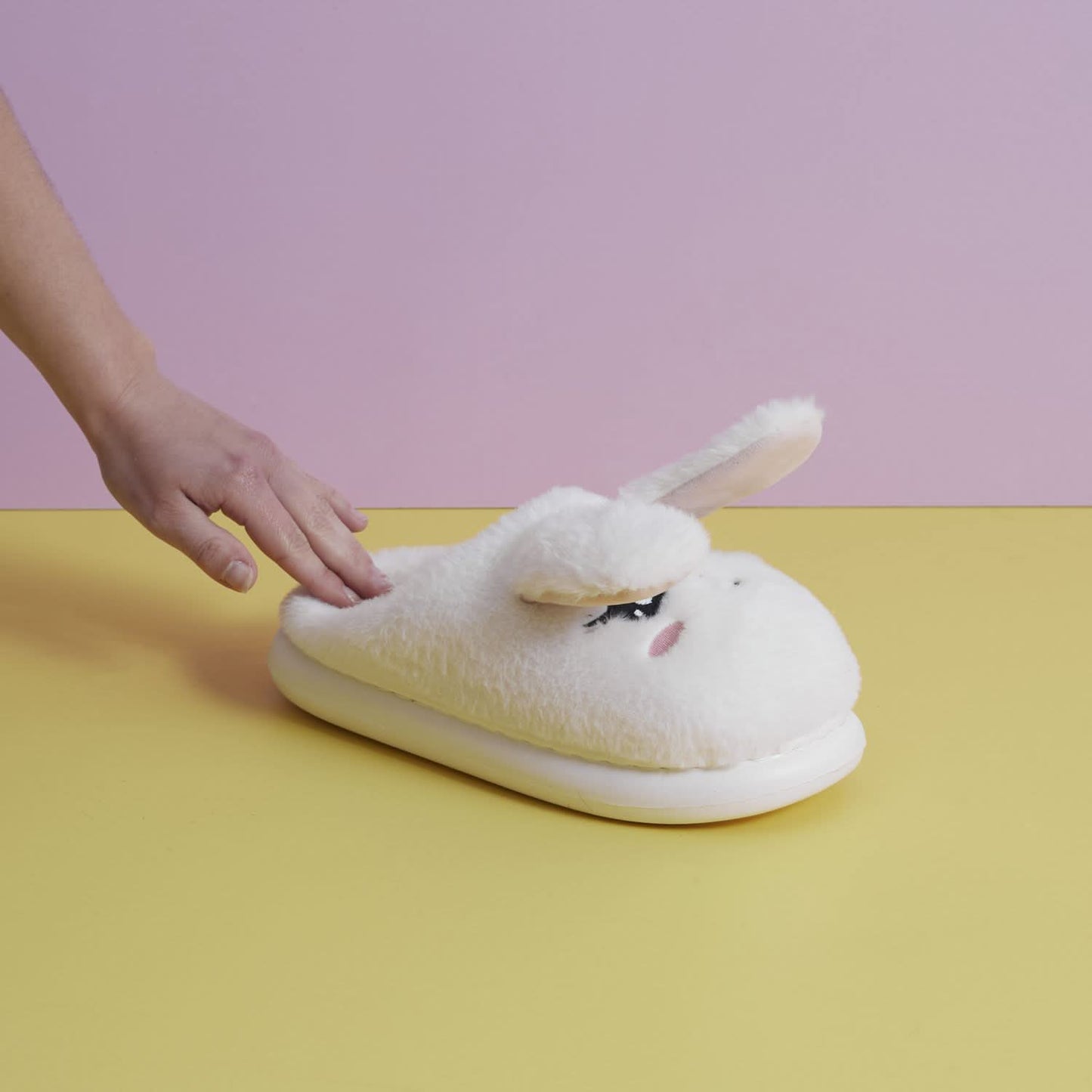 CHAUSSONS LAPIN OREILLES QUI BOUGENT KAWAII