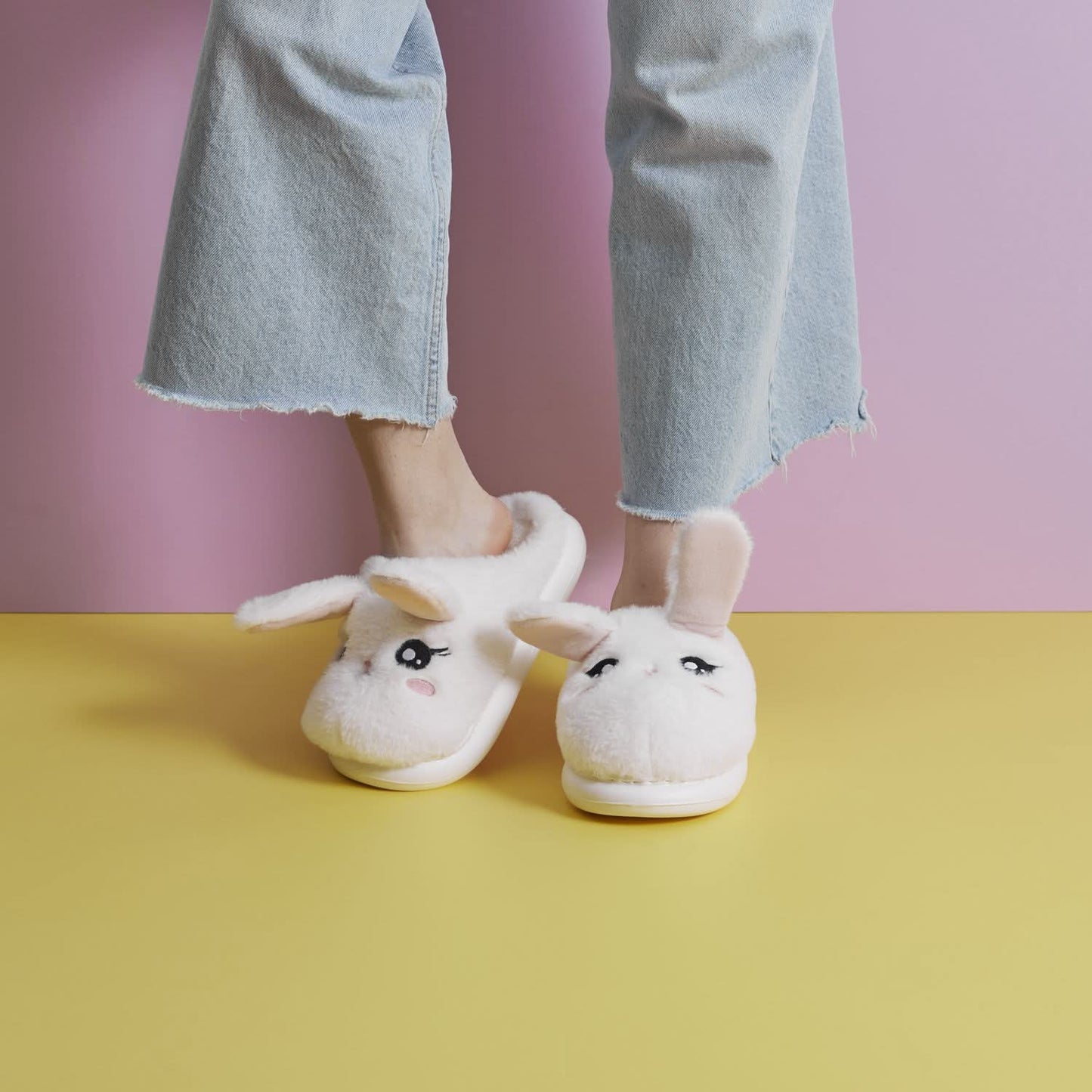 CHAUSSONS LAPIN OREILLES QUI BOUGENT KAWAII