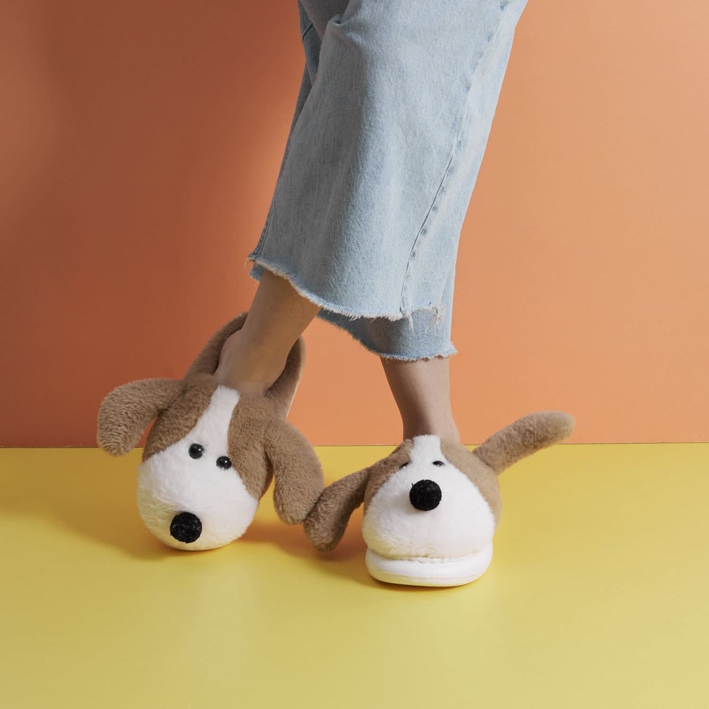 CHAUSSONS CHIEN OREILLES QUI BOUGENT