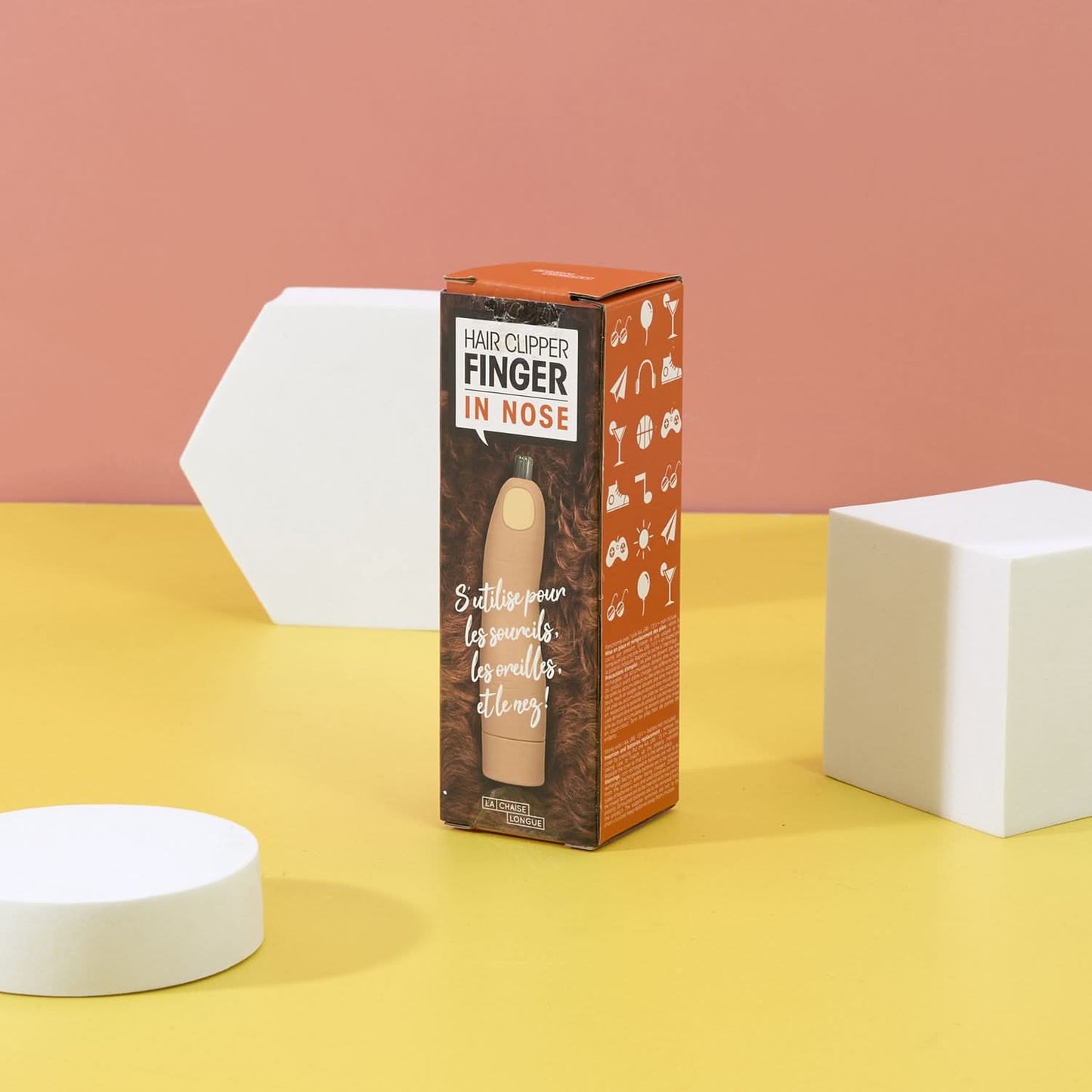 TONDEUSE DOIGT DANS LE NEZ