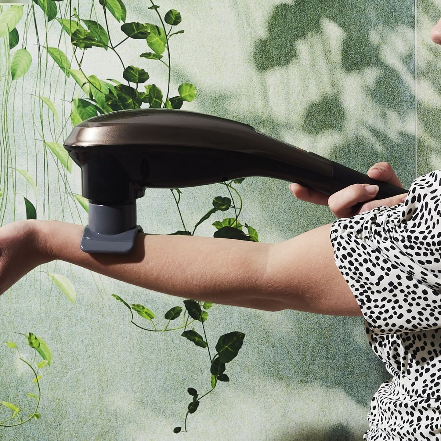 BRAS DE MASSAGE RECHARGEABLE CHIBA