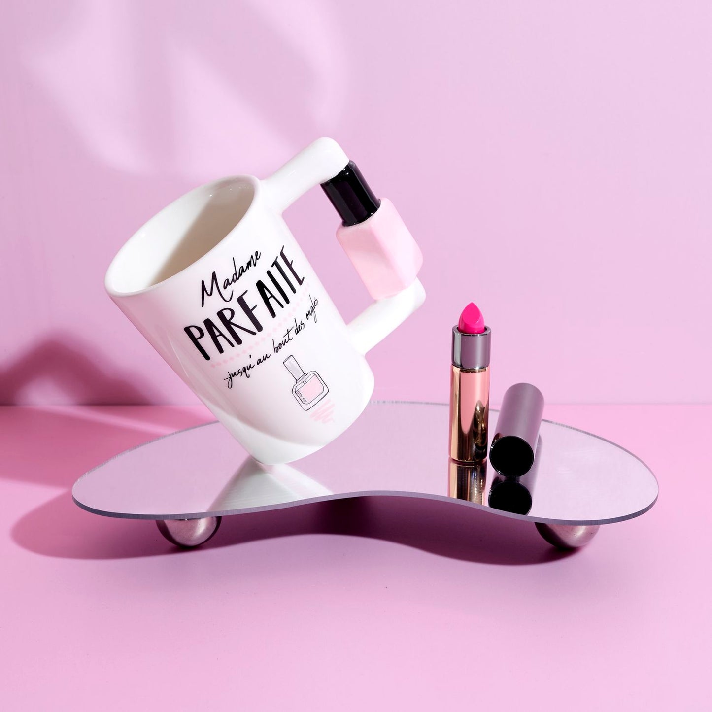 MUG MADAME PARFAITE JUSQU'AU BOUT DES ONGLES