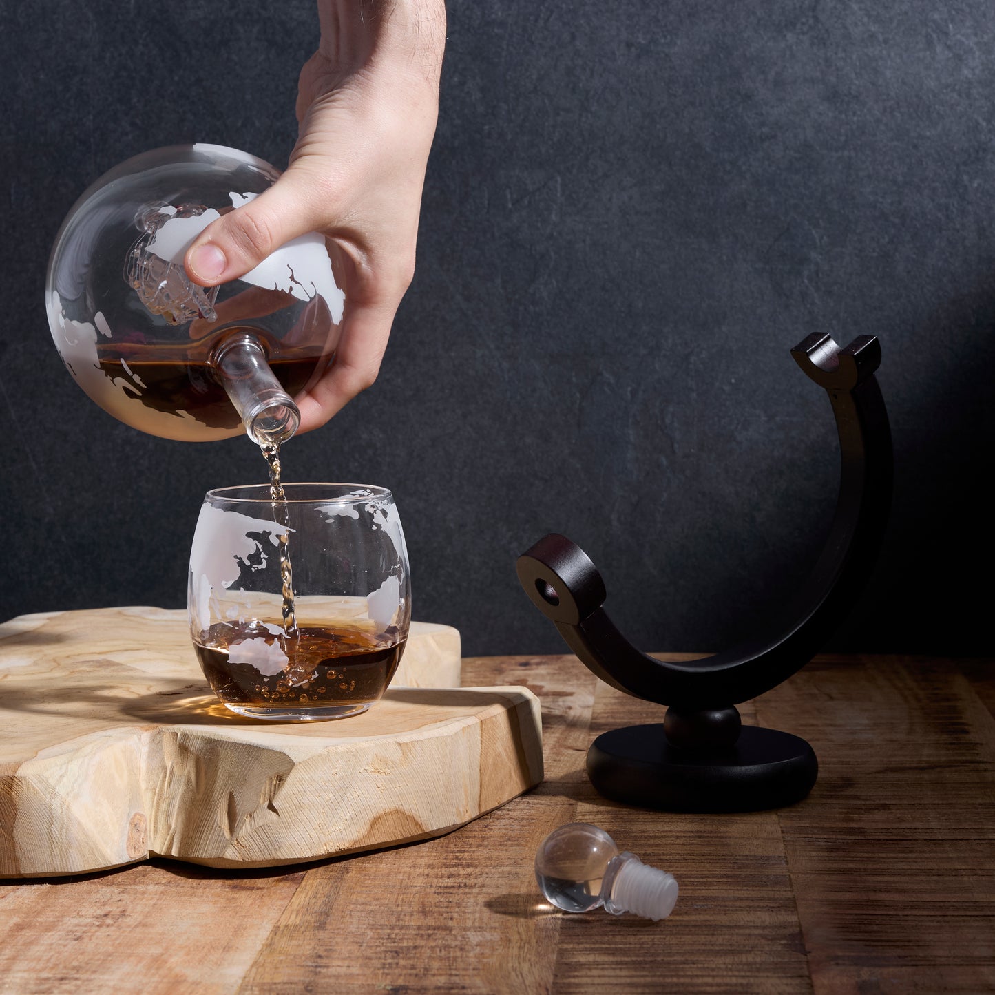 COFFRET DECANTEUR ET 2 VERRES CAP HORN