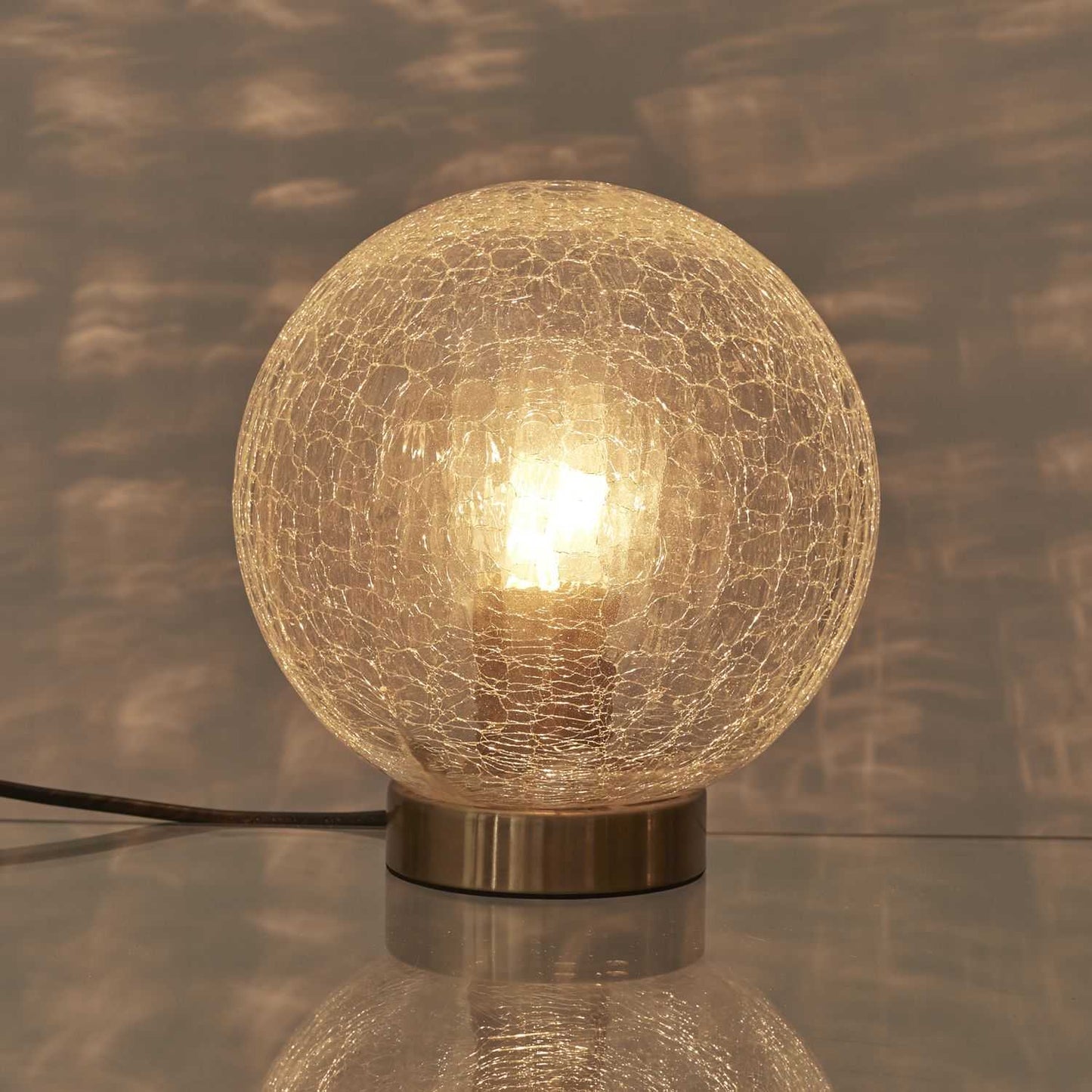 LAMPE A POSER BOULE EN VERRE CISELE