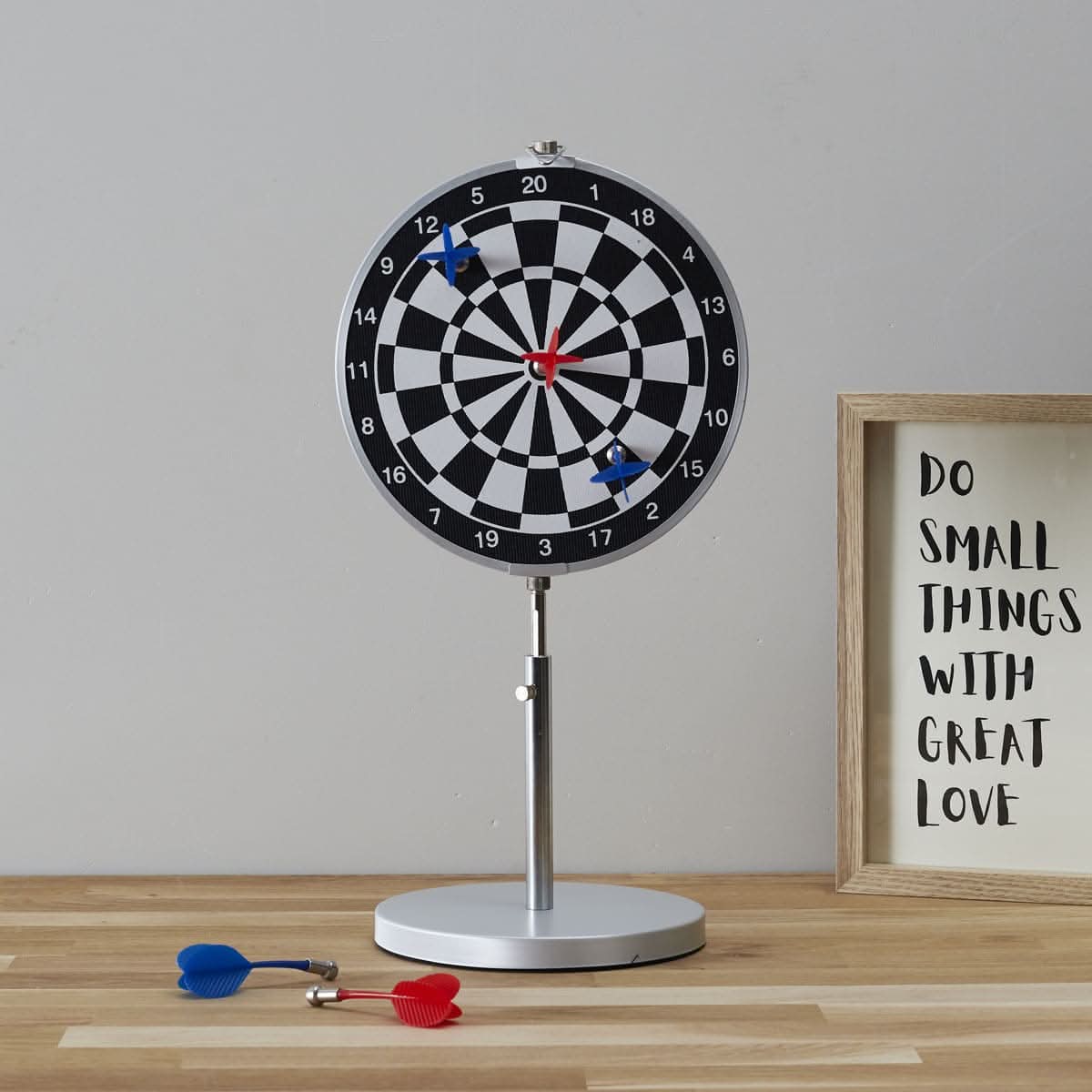 JEU DE FLECHETTES MAGNETIQUES DE BUREAU