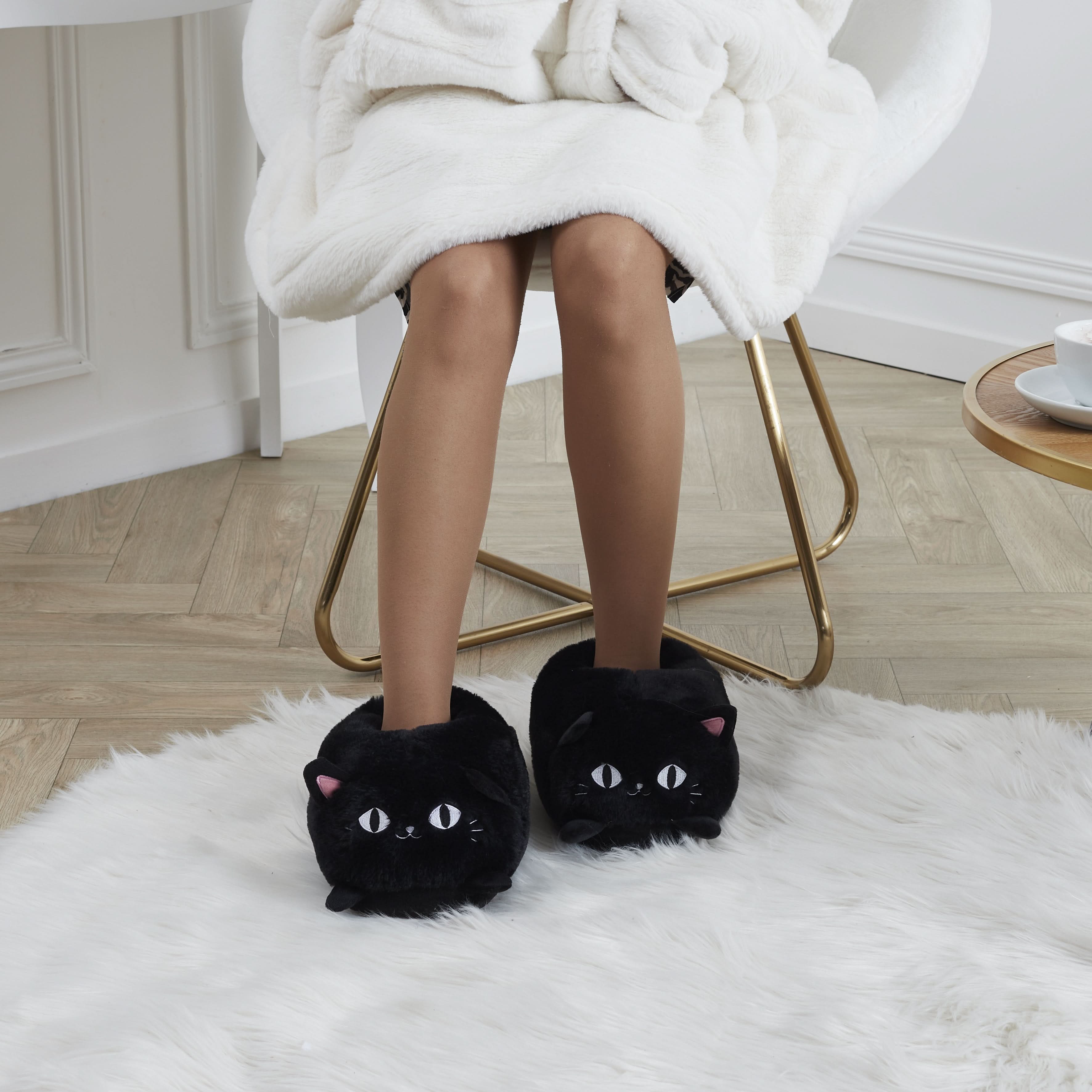CHAUSSONS CHAT – La Chaise Longue - Main Image