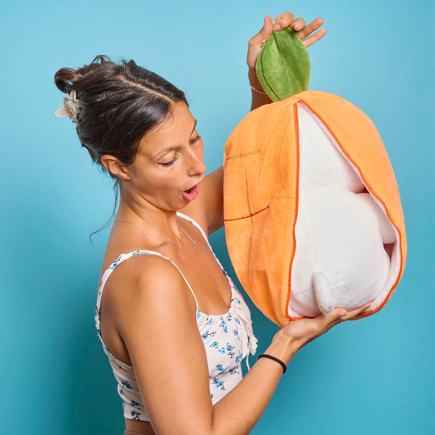 PELUCHE LAPIN SURPRISE CAROTTE