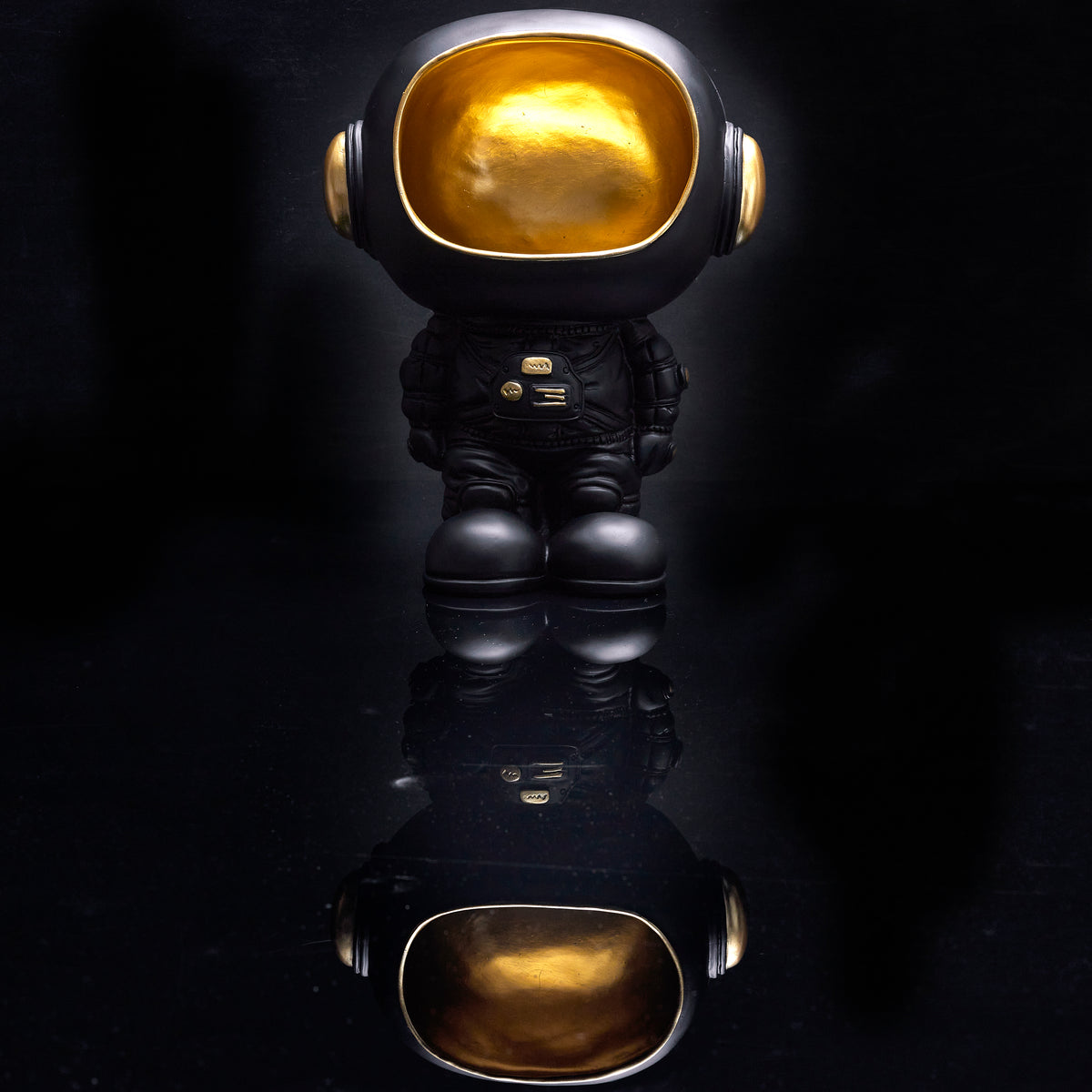STATUE ASTRONAUTE VIDE POCHE NOIR
